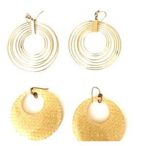 2 pair of Earrings